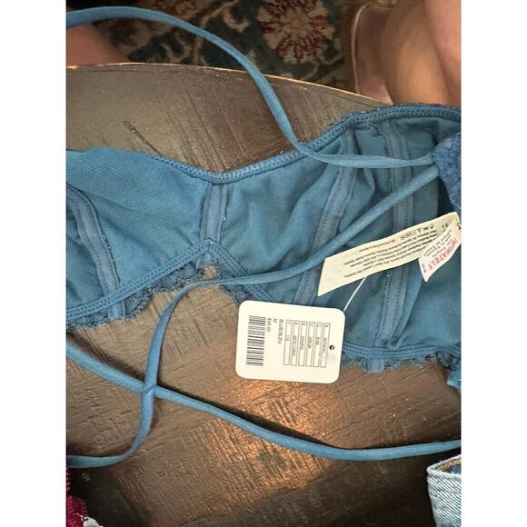 NWT Intimately by Free People Blue Lace Crisscross Strappy Bralette Bra Size M - Picture 2 of 7